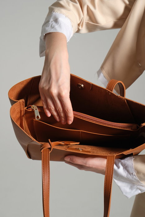 Zoozie Bags Sofia Medium - Tan Zoozie Bags Sofia Medium - Tan
